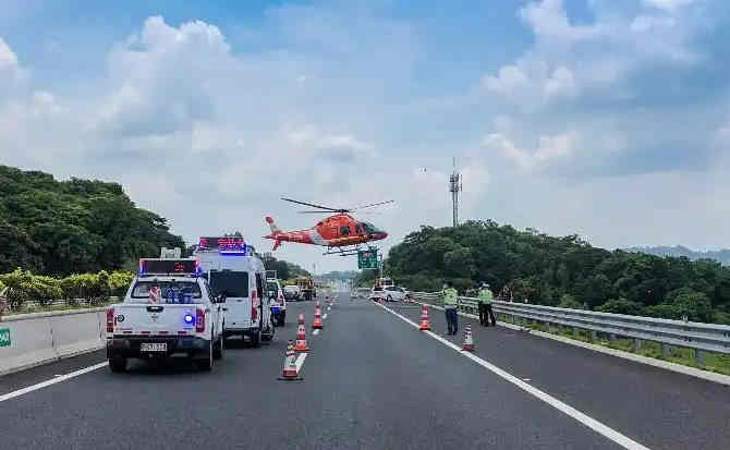 岑溪高速公路汽车救援案例